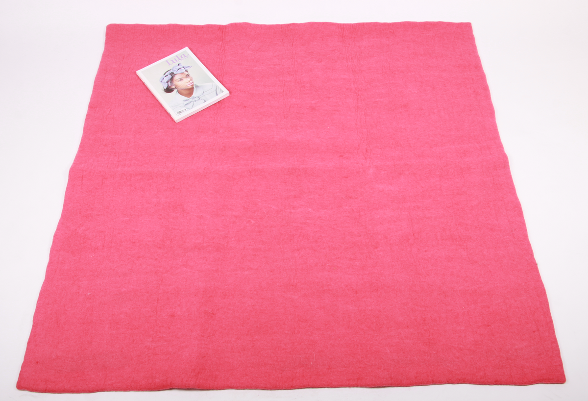 KALI RUG - BRIGHT PINK 140cm x 140cm